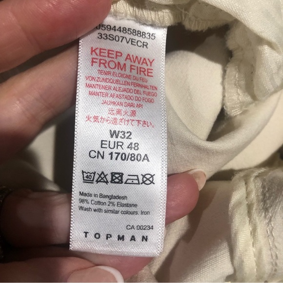 Topman Mens flat front chino shorts ivory cream color size 32 - Picture 9 of 9